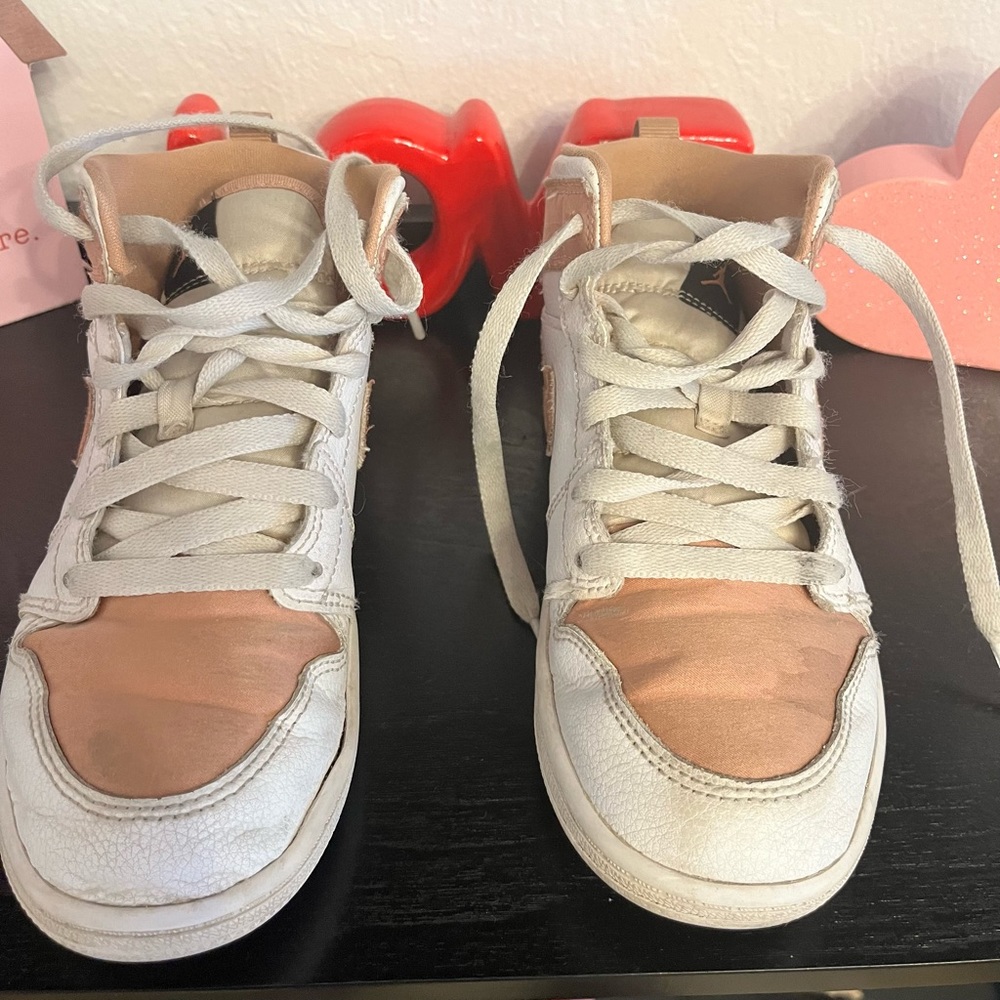 Air Jordan 1 Mid PS ‘White Rose Gold’